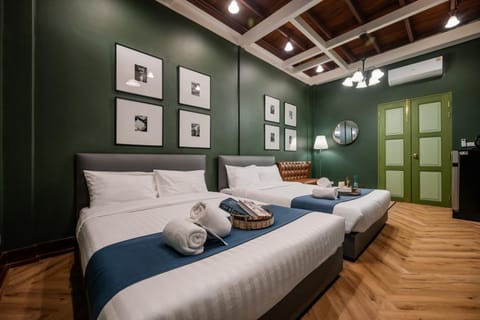Bed, Living room, Bedroom, air conditioner