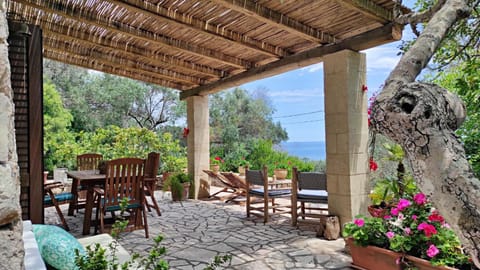 Patio, Natural landscape, Garden, Balcony/Terrace, Seating area, Dining area, Sea view