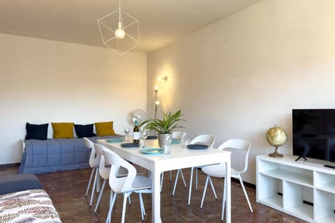 11 seats Wi-fi 3 bedrooms 2 bathrooms near the sea Apartment in San Benedetto del Tronto