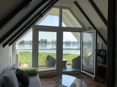 Balcony/Terrace, Seating area, River view