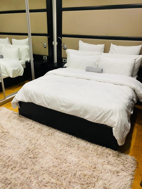 Bed, Photo of the whole room, Bedroom, wardrobe