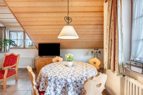 Cafe-Restaurant-Gästehaus Waldvogel Bed and Breakfast in Baden-Württemberg