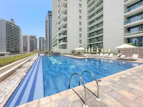 Swimming pool, Swimming pool