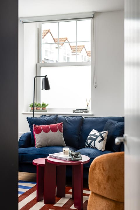 Chic-5bed-5bath-FreeParking-By FabAccommodation Apartment in Bristol