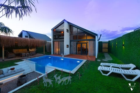 Property building, Natural landscape, Garden view, Pool view, Swimming pool