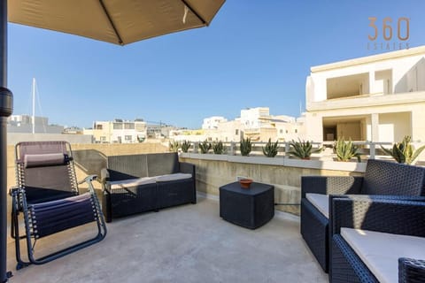 Property building, Patio, Day, View (from property/room), Balcony/Terrace, Living room, Seating area