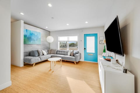 Communal lounge/ TV room, TV and multimedia, Living room