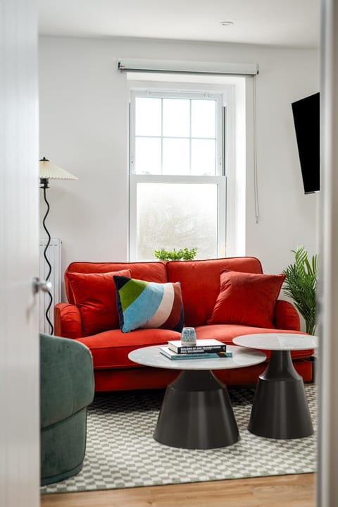 Stylish-5bed-5bath-FreeParking-By FabAccommodation Apartment in Bristol