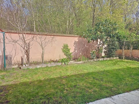 Maison familiale House in Suresnes