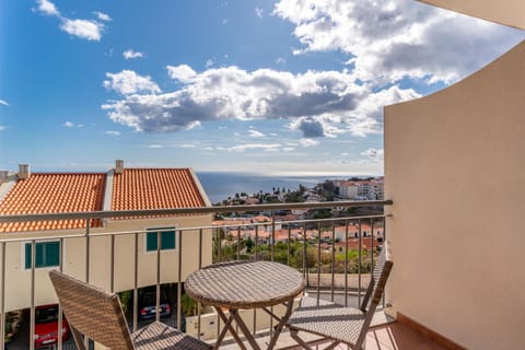 Natural landscape, Balcony/Terrace, Sea view