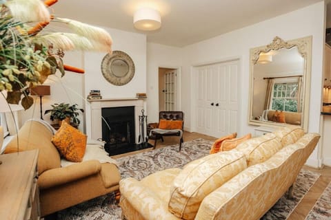 Badgemore Cottage House in Henley-on-Thames