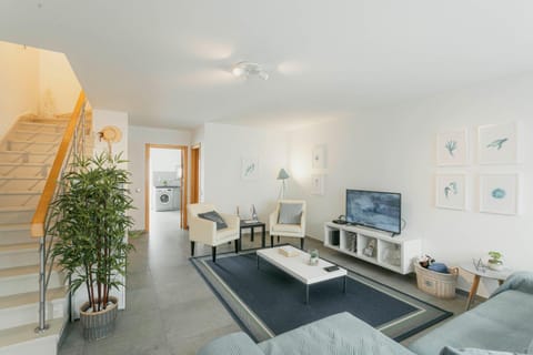 Communal lounge/ TV room, TV and multimedia, Living room, Evening entertainment