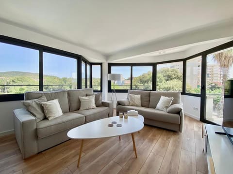 Balcony/Terrace, Living room, Dining area, air conditioner