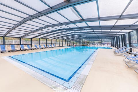 Pool view, Swimming pool, sunbed
