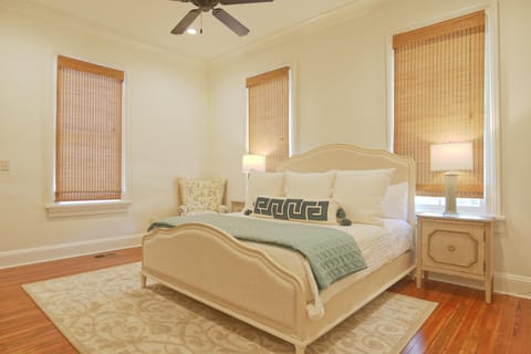 Katie's Cottage in Natchez, Charming Historic Home House in Natchez