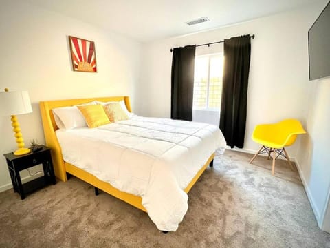 Gorgeous Home, Great Vibes & Nonstop Fun! House in Desert Hot Springs