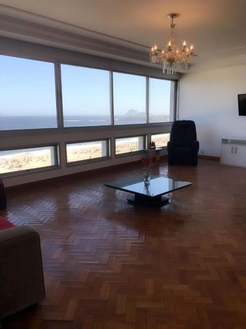 Copacabana Ocean View Apartment in Rio de Janeiro