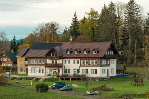 Property building, Natural landscape, Garden view, Parking