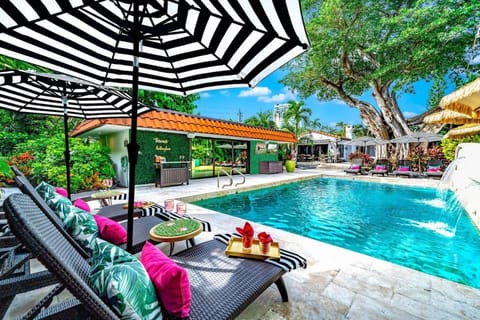 Swimming pool