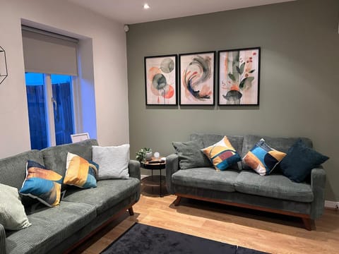 Living room, Seating area
