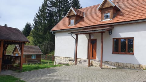 Property building, Day