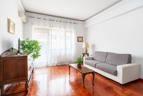 Modern & Luxe - Spacious Apartment in Ostia Apartment in Ostia