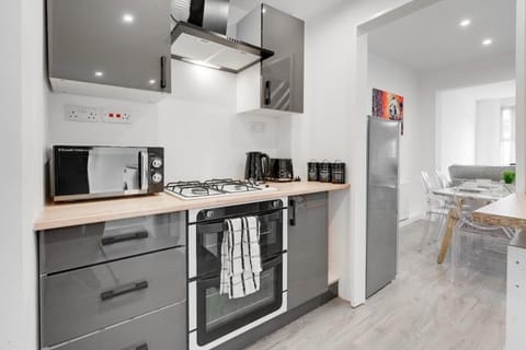 Beautiful House - Free Parking - 5 mins to centre House in Liverpool