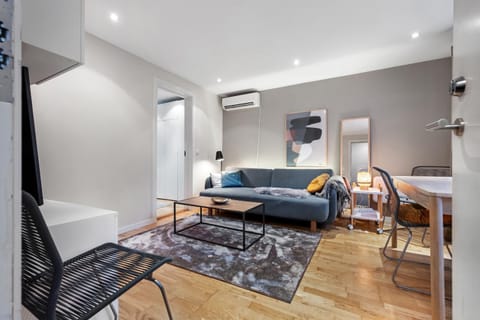 Living room, Seating area, air conditioner