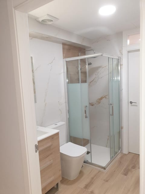 Shower, Toilet, Bathroom