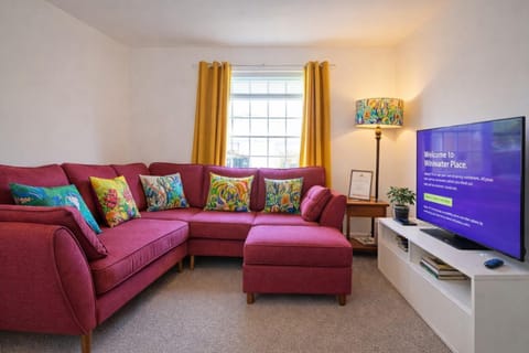 Communal lounge/ TV room, TV and multimedia, Living room, Seating area