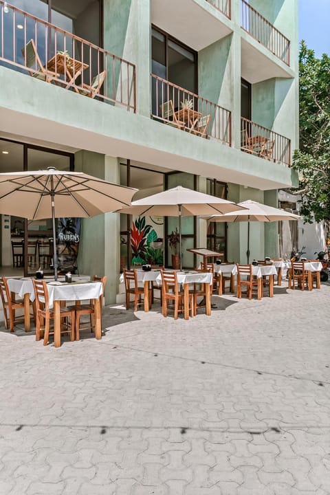Restaurant/places to eat, Off site