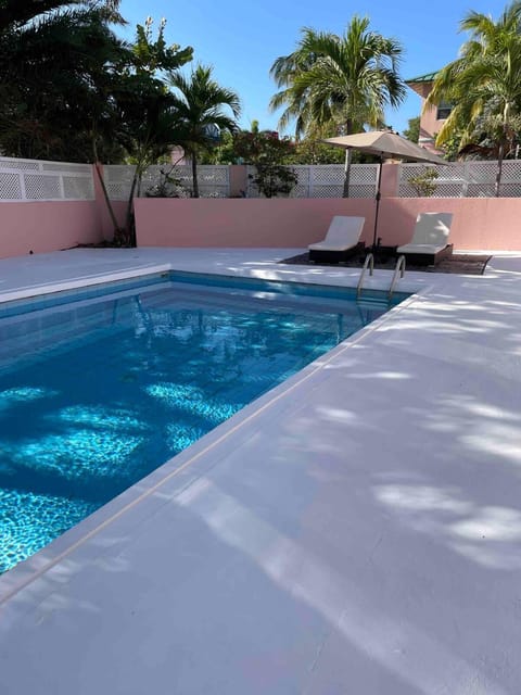 Sea view, Swimming pool, sunbed