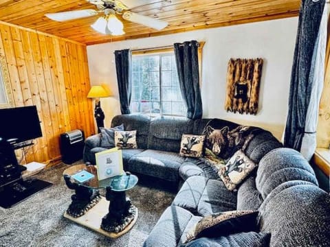 Stay in Yosemite-Cozy Bear North-Sleeps 5 House in Yosemite Park Way