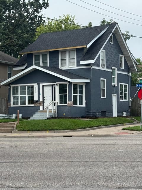 Rooms at Broadway Booking Vacation rental in Minneapolis