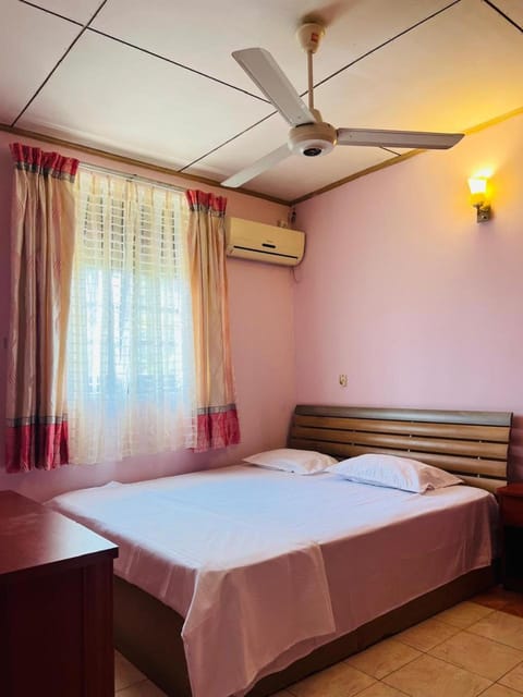 Bed, Bedroom, air conditioner