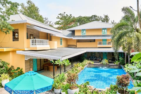 Swimming pool, Swimming pool