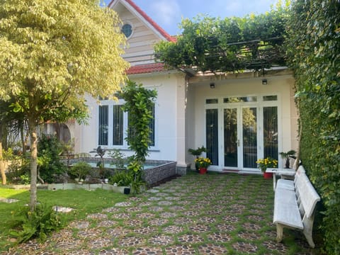 Garden, Inner courtyard view