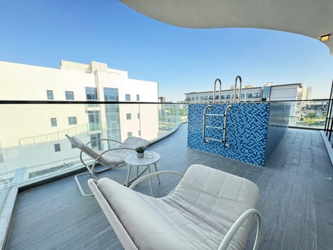 Balcony/Terrace, Swimming pool
