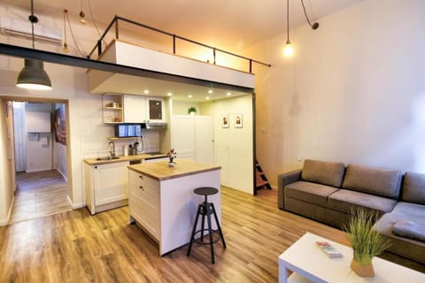 Kitchen or kitchenette, Seating area