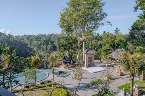 Property building, Garden, Entertainment, Entertainment