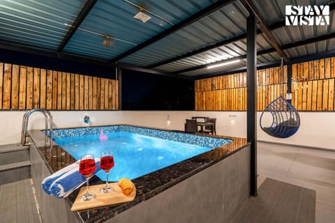 Swimming pool, Swimming pool