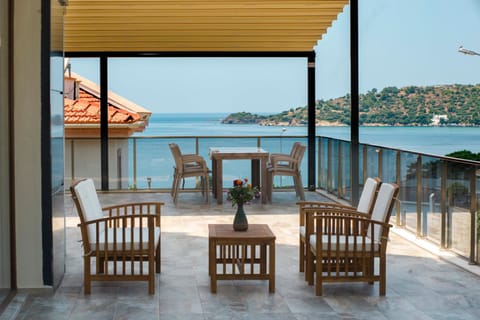 Restaurant/places to eat, Balcony/Terrace, Sea view