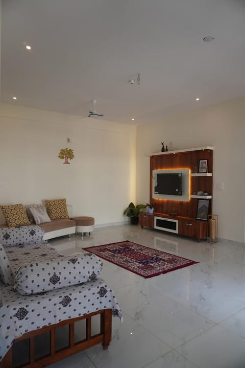 Communal lounge/ TV room, TV and multimedia, Living room, Seating area