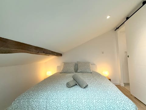 Bed, Photo of the whole room, Bedroom, heating, internet