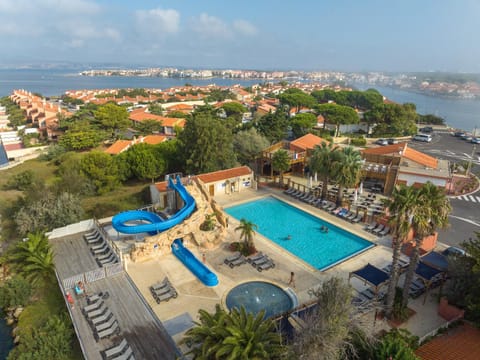 Natural landscape, Bird's eye view, Pool view, Swimming pool