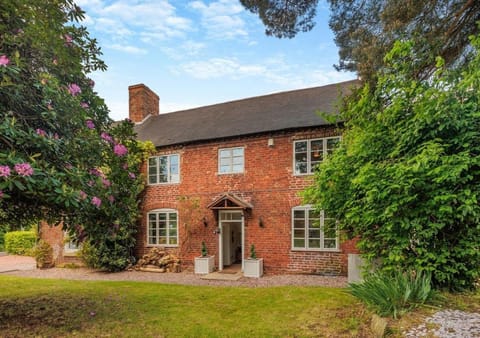 Property building, Spring, Day, Garden, Garden view, Landmark view