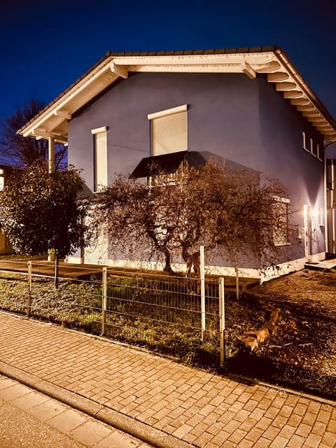 TheBlue Oak Apartments House in Rust