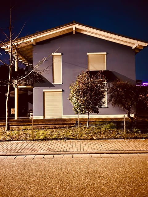 TheBlue Oak Apartments House in Rust