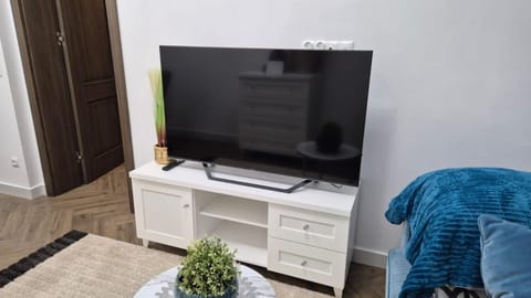 TV and multimedia, Evening entertainment