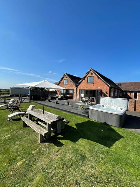 Barn Conversion on Farm with Beautiful Views House in Coventry
